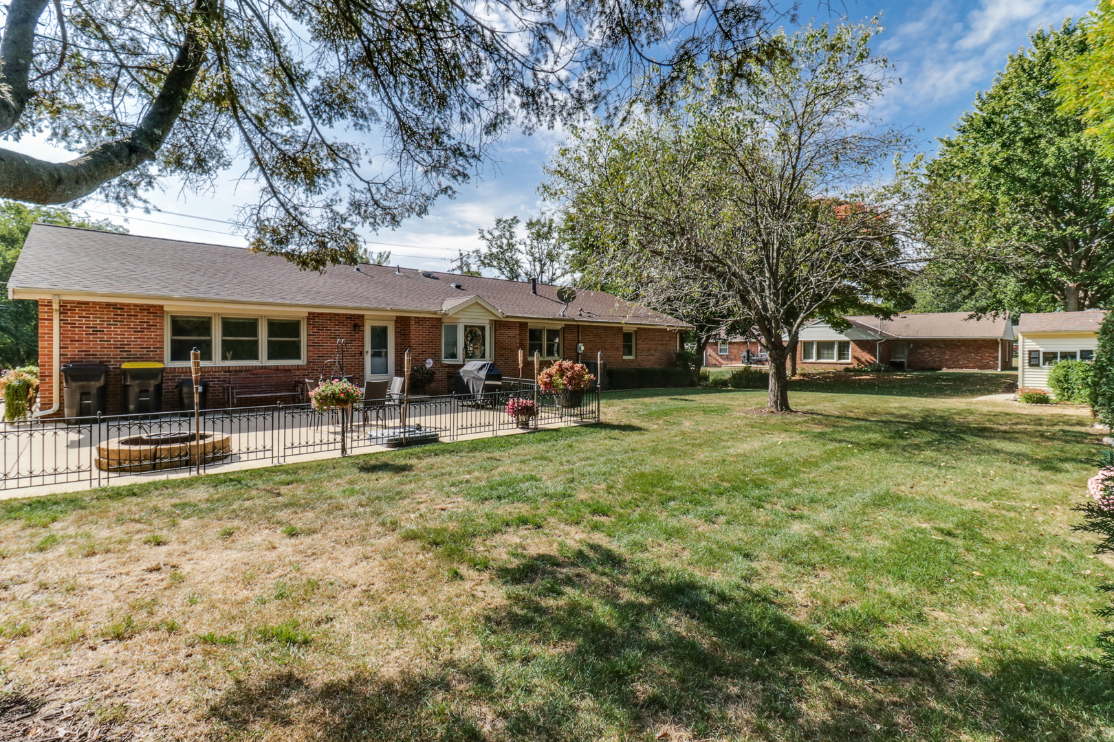 502 Jersey Avenue Normal, IL 61761 - Photo 39 of 46 a view of a house with swimming pool and sitting area