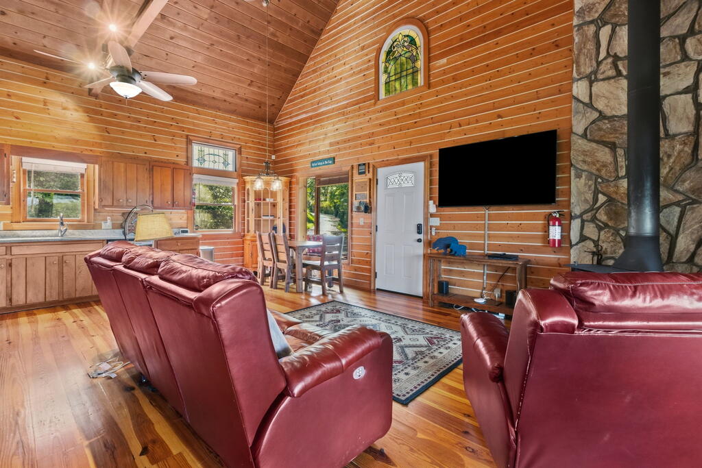 517 Ridge Road Blue Ridge, GA 30513 - Photo 9 of 45 Gallery Image 9