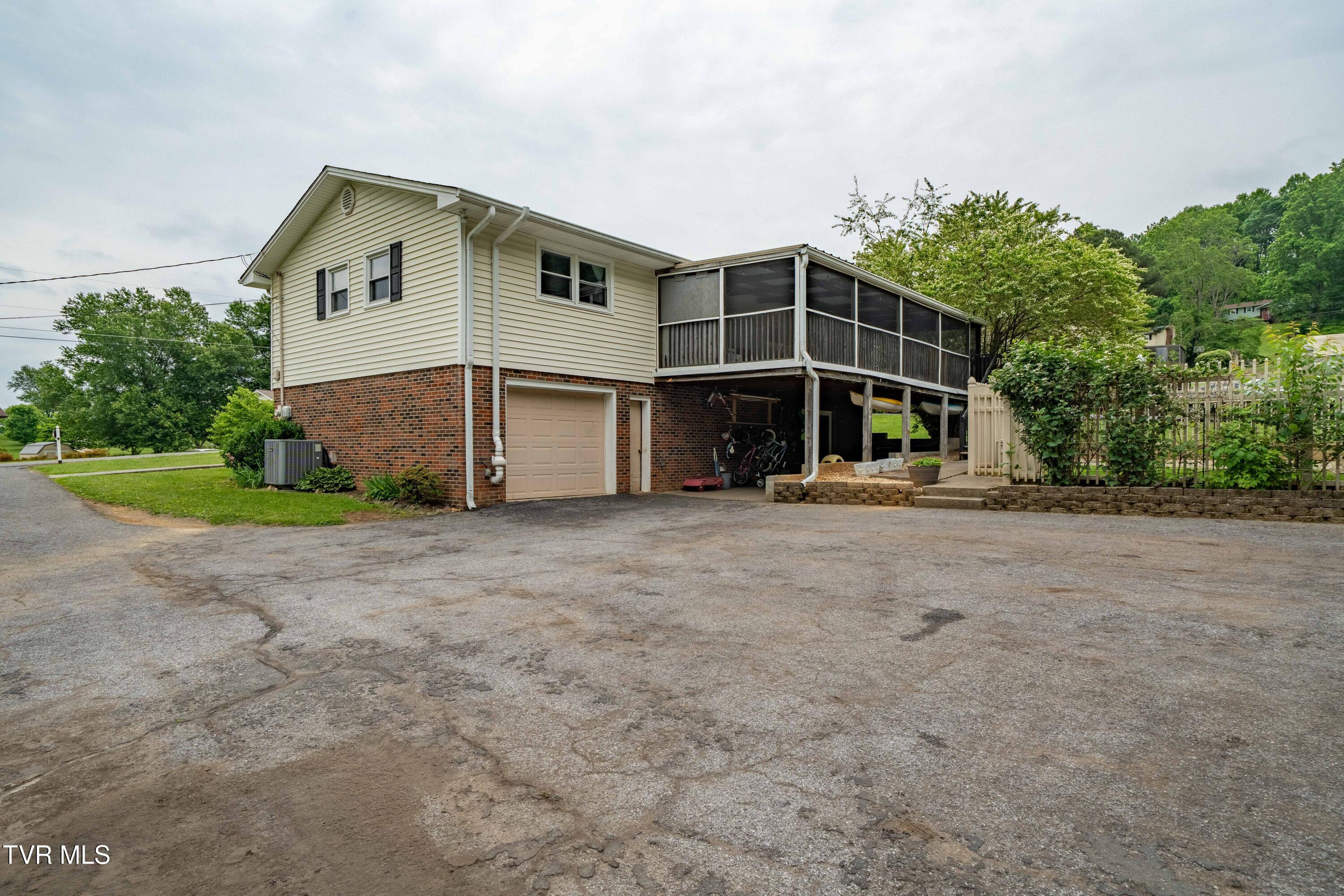 137 Highland Road Jonesborough, TN 37659 - Photo 52 of 58 137 Highland Road (11 of 58)