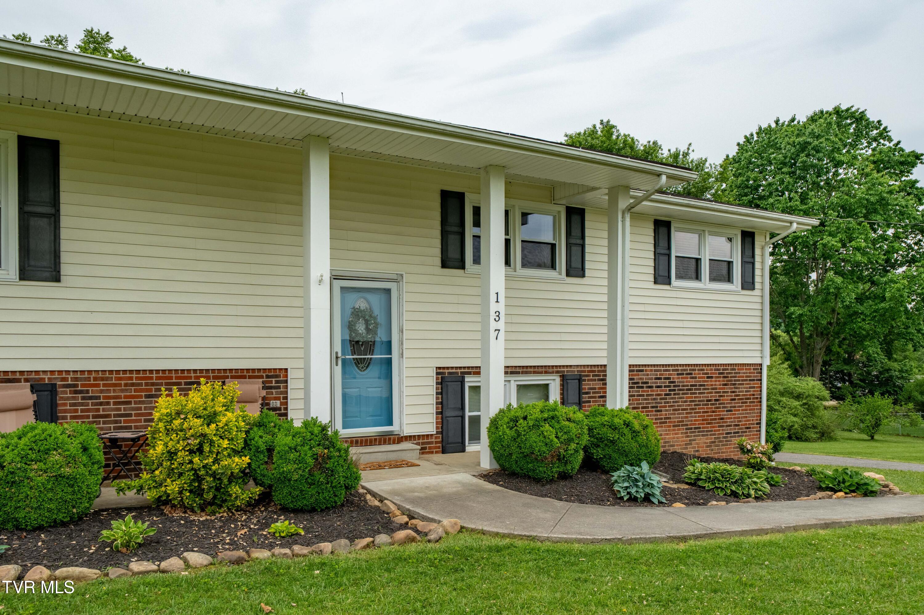 137 Highland Road Jonesborough, TN 37659 - Photo 7 of 58 137 Highland Road (4 of 58)