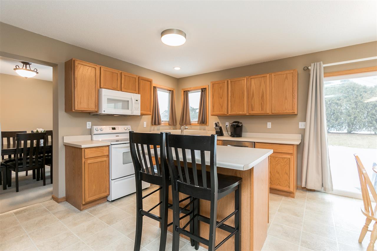 7220 Doubletree Road Northeast Cedar Rapids, IA 52402 - Photo 8 of 34 Gallery Image 8