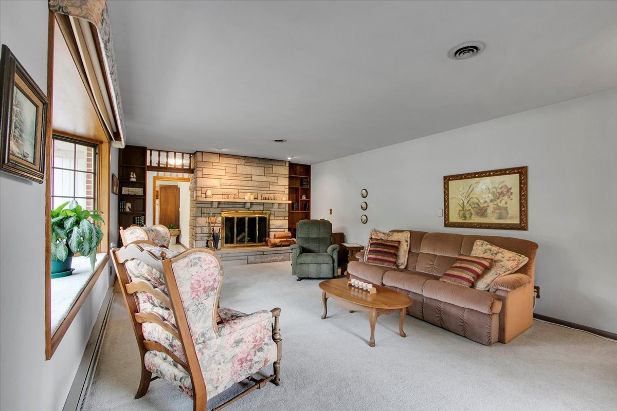 10045 Tabler Road Morris, IL 60450 - Photo 4 of 40