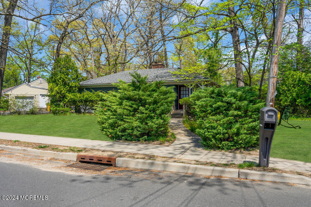 371 Case Road Lakewood, NJ 08701 - Photo 5 of 16 003_dsc08903-1