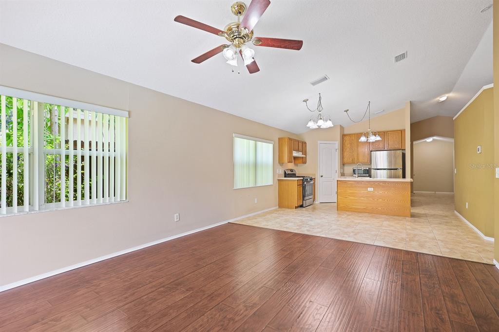 5726 Tanagerlake Road Lithia, FL 33547 - Photo 11 of 33 Gallery Image 11