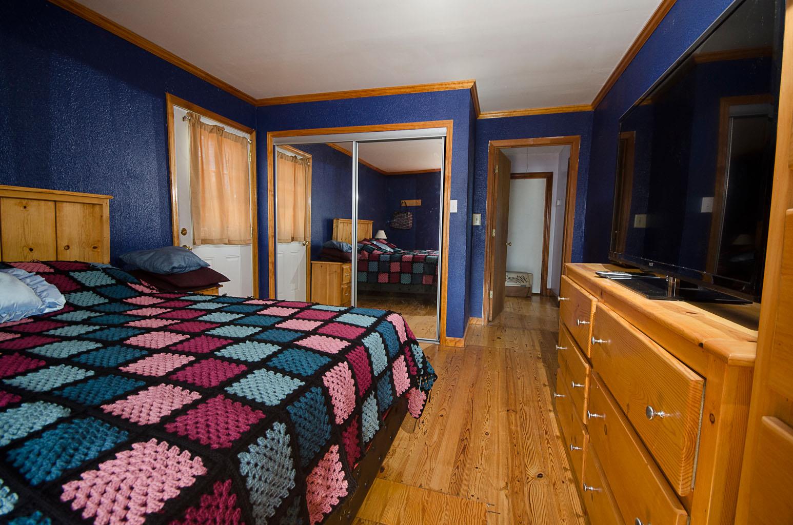 1802 Murfreesboro Road Lebanon, TN 37090 - Photo 7 of 23 a bedroom with a bed and a dresser