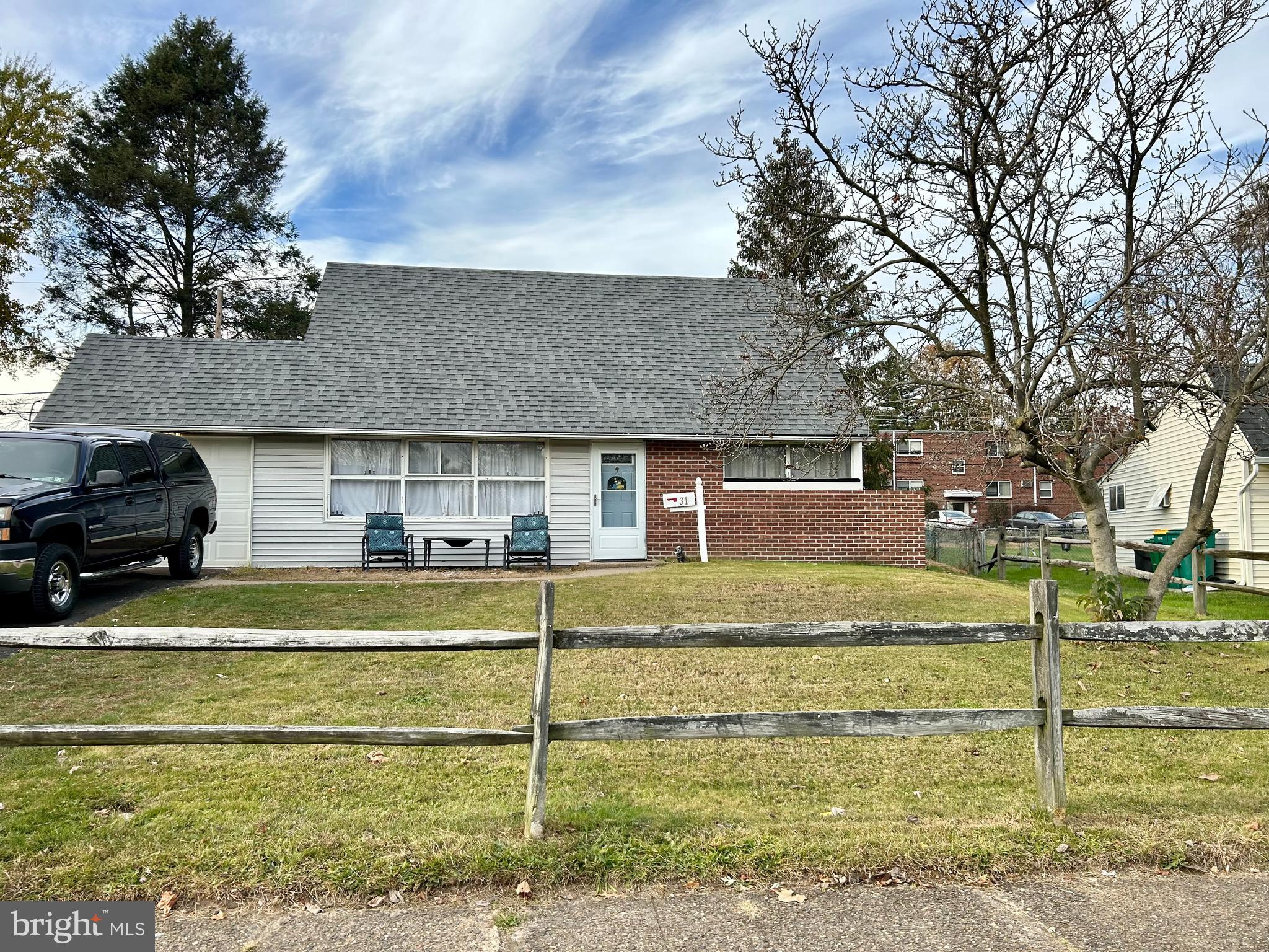 31 Verdant Road Levittown, PA 19057 - Photo 2 of 4 Front view