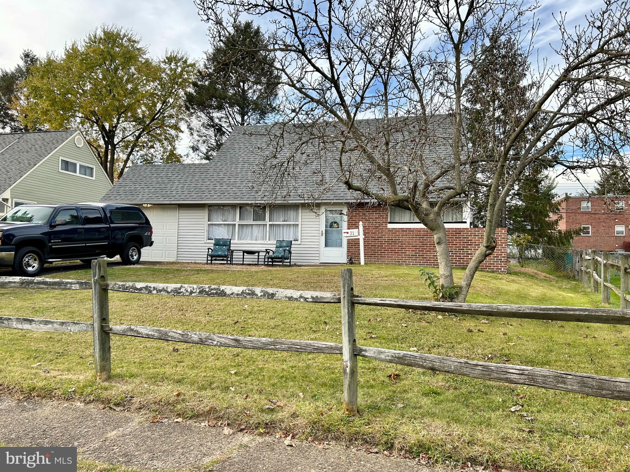 31 Verdant Road Levittown, PA 19057 - Photo 3 of 4 side view