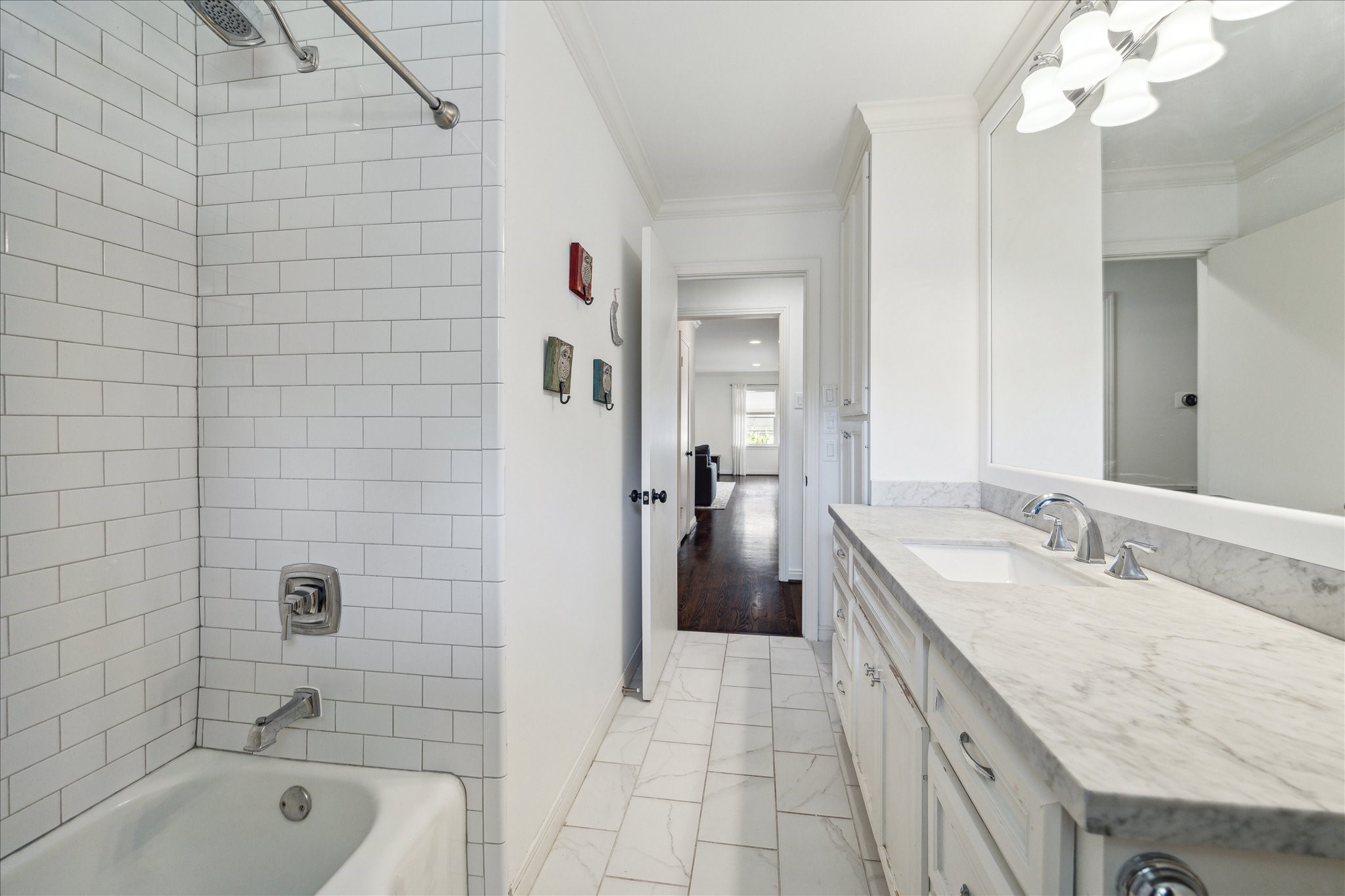 3215 Castlewood Street Houston, TX 77025 - Photo 23 of 32