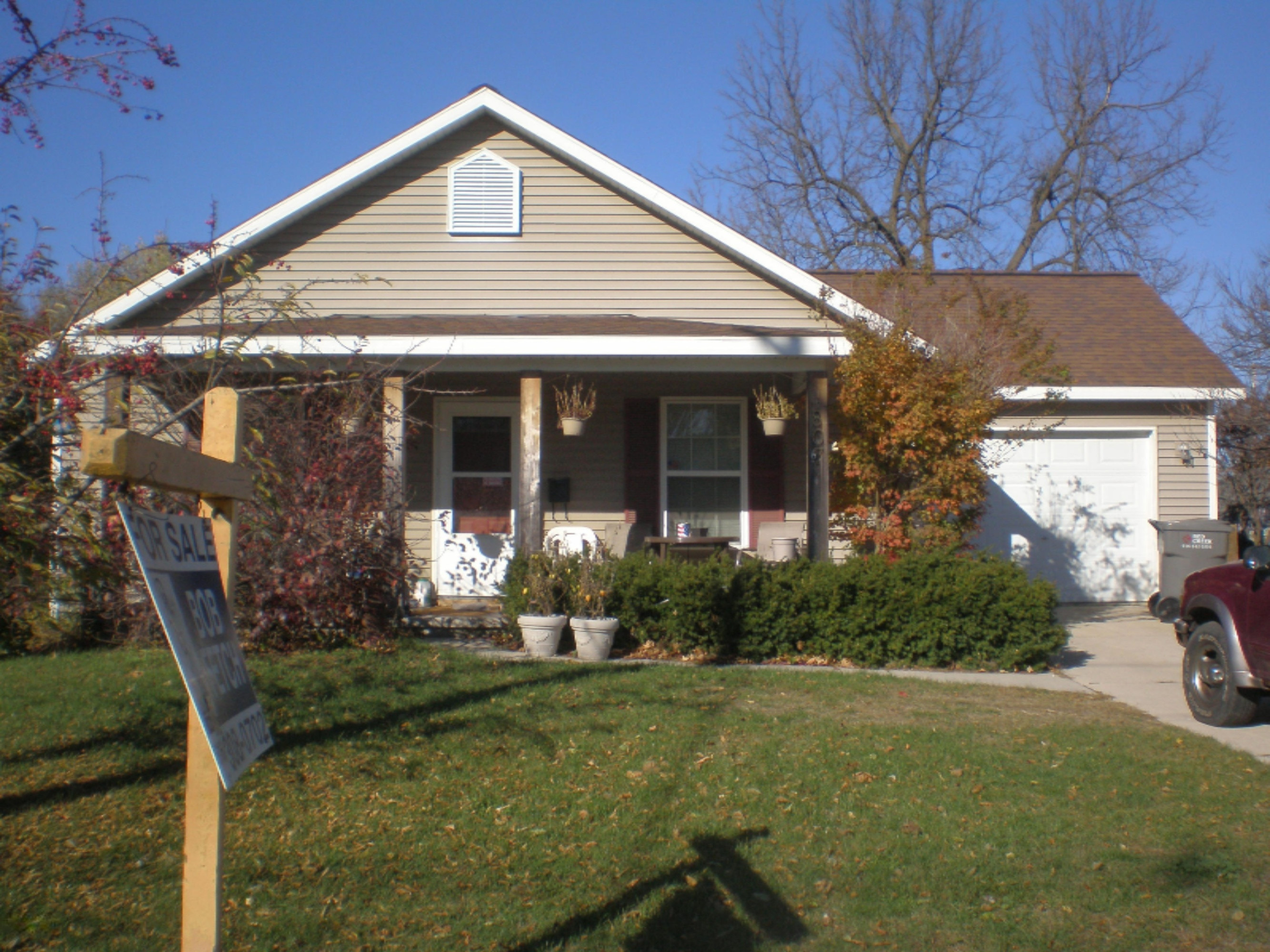 807 Bowes Road Lowell, MI 49331 - Photo 1 of 4 PA260458