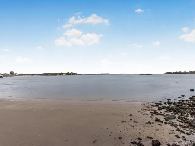 $3,200 | 240 Bowne Street, Unit 240B | City Island