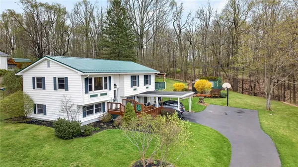 $349,900 | 32 Hillcrest Drive, Penn Yan, NY 14527