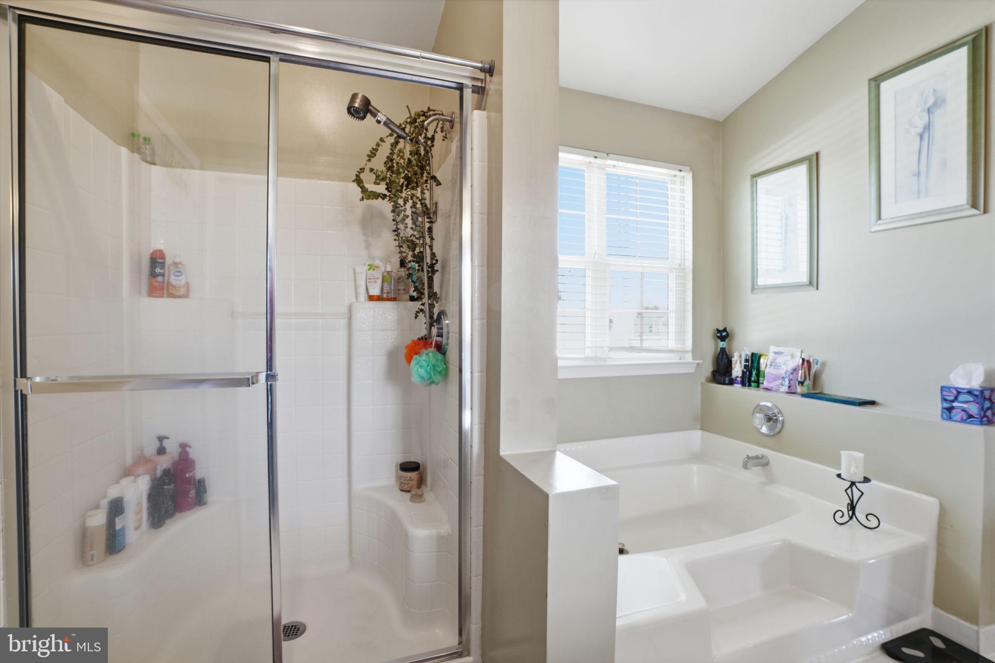 36 Moray Lane Sewell, NJ 08080 - Photo 23 of 40 a bathroom with a bathtub and shower
