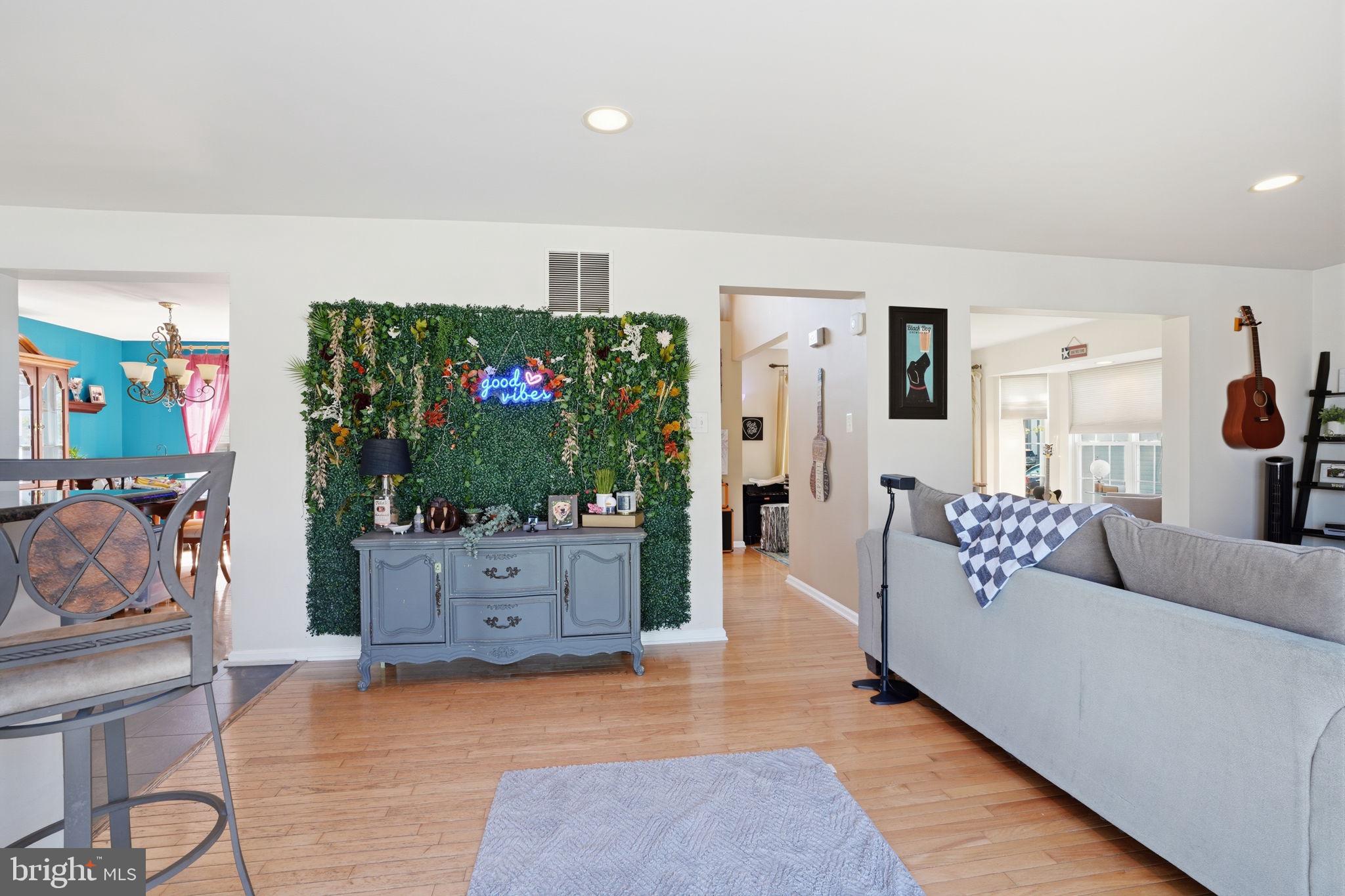 36 Moray Lane Sewell, NJ 08080 - Photo 5 of 40 a living room with furniture and a flat screen tv