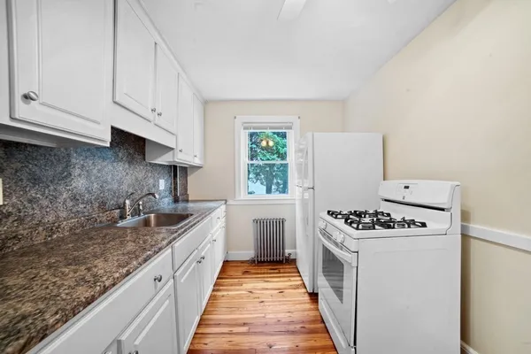 $2,000 | 431 Adams Street, Unit 3, Quincy, MA 02169