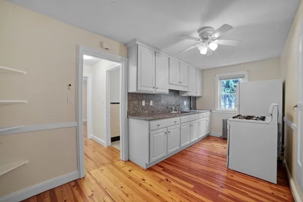 $2,000 | 431 Adams Street, Unit 3, Quincy, MA 02169