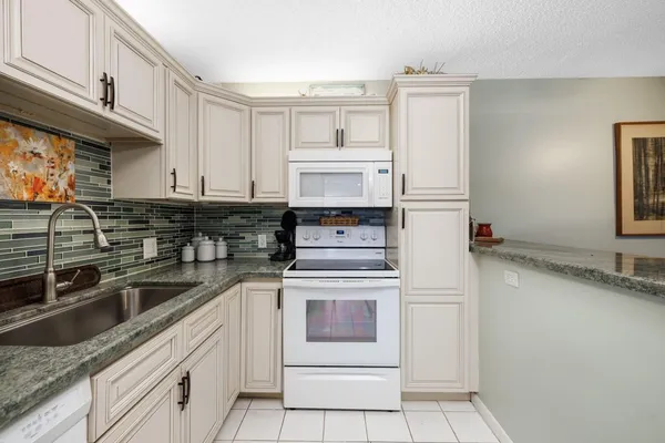 $269,500 | 6197 Southeast Riverboat Drive, Stuart, FL 34997