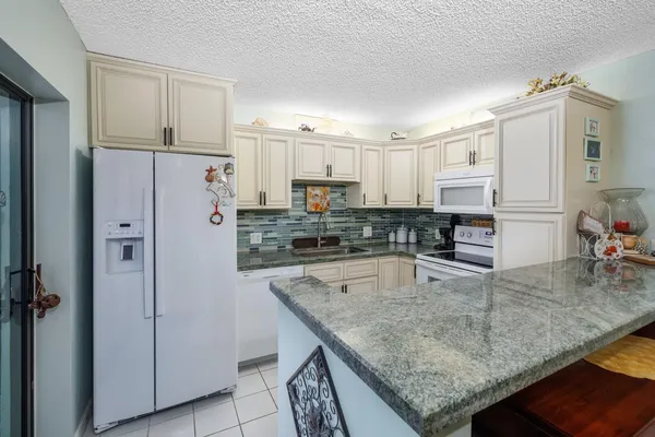 $269,500 | 6197 Southeast Riverboat Drive, Stuart, FL 34997