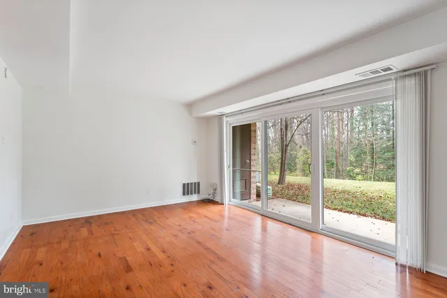 $235,000 | 11611 Vantage Hill Road, Unit 1A, Reston, VA 20190