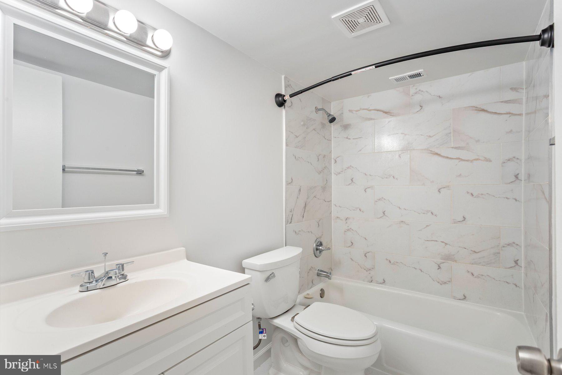 11611 Vantage Hill Road, Unit 1A Reston, VA 20190 - Photo 15 of 22 Bathroom