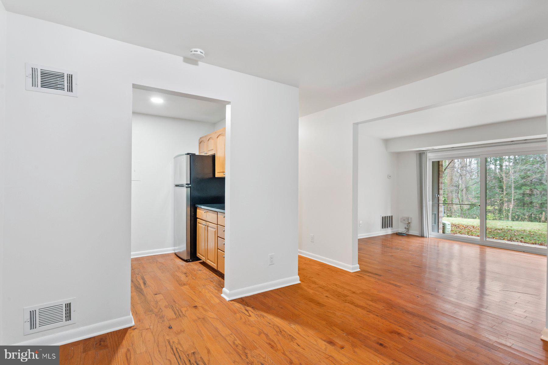 11611 Vantage Hill Road, Unit 1A Reston, VA 20190 - Photo 3 of 22 Dining Area