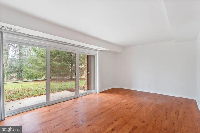 $235,000 | 11611 Vantage Hill Road, Unit 1A, Reston, VA 20190