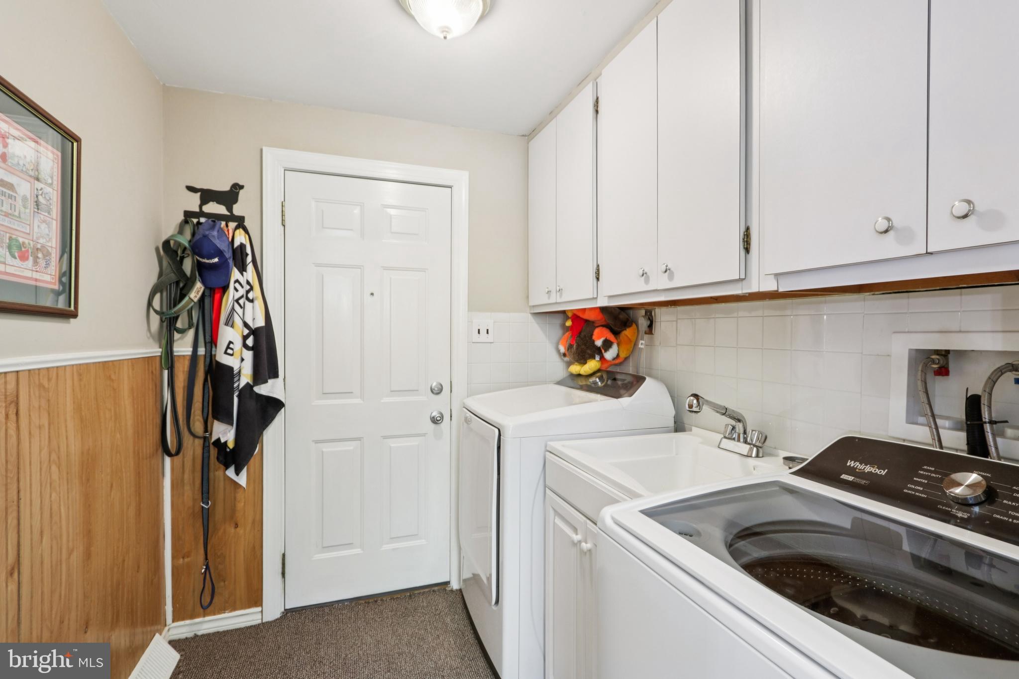 102 Partree Road Cherry Hill, NJ 08003 - Photo 33 of 87 a utility room with dryer and washer