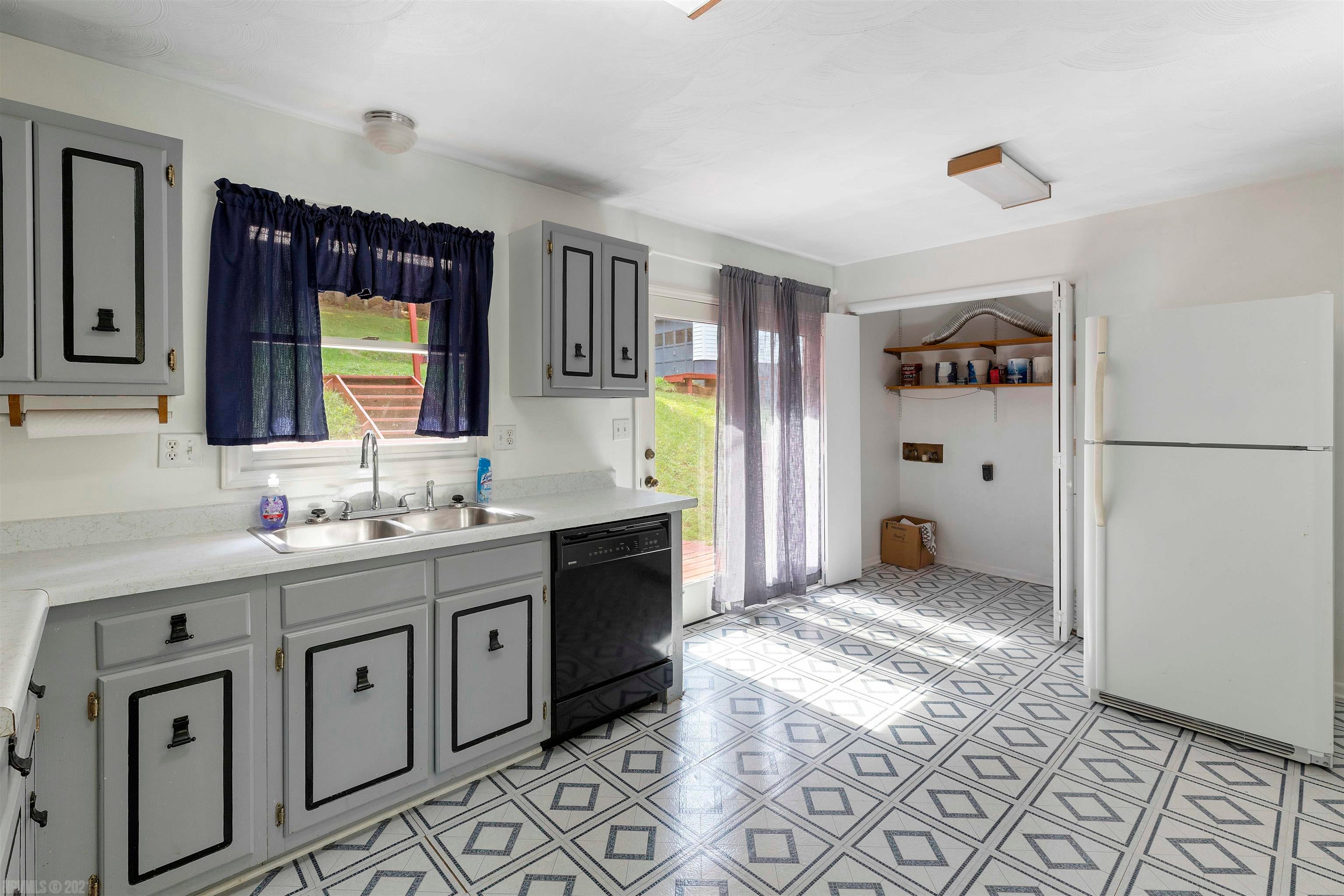 2096 Fire Tower Road Christiansburg, VA 24073 - Photo 16 of 35 Gallery Image 16