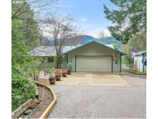 $599,900 | 1863 Mill Creek Drive, Prospect, OR 97536