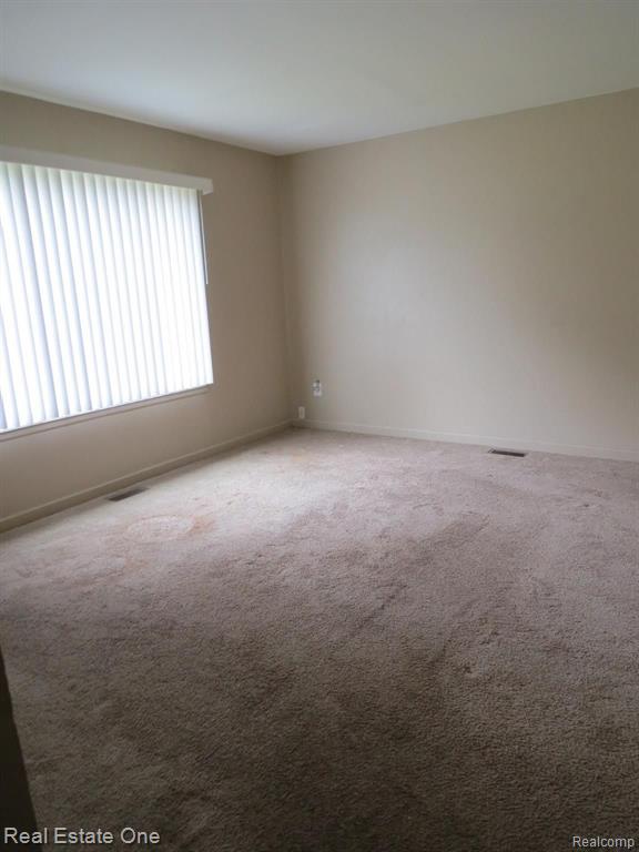 9457 Chamberlain Street Romulus, MI 48174 - Photo 5 of 20