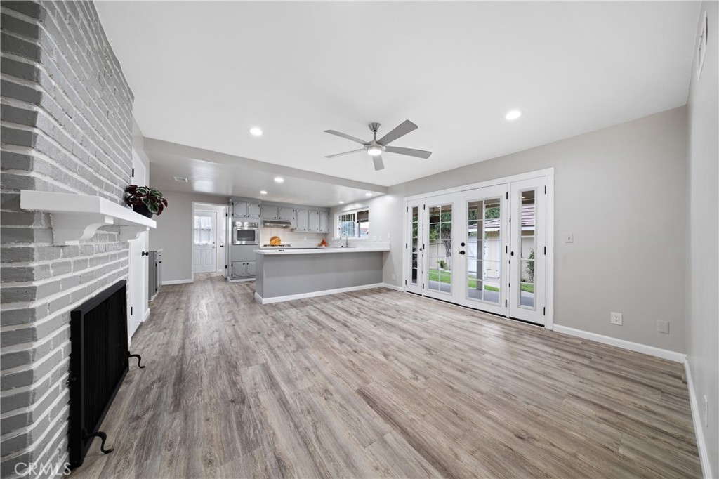 466 South Wellington Road Orange, CA 92869 - Photo 13 of 33 Family room