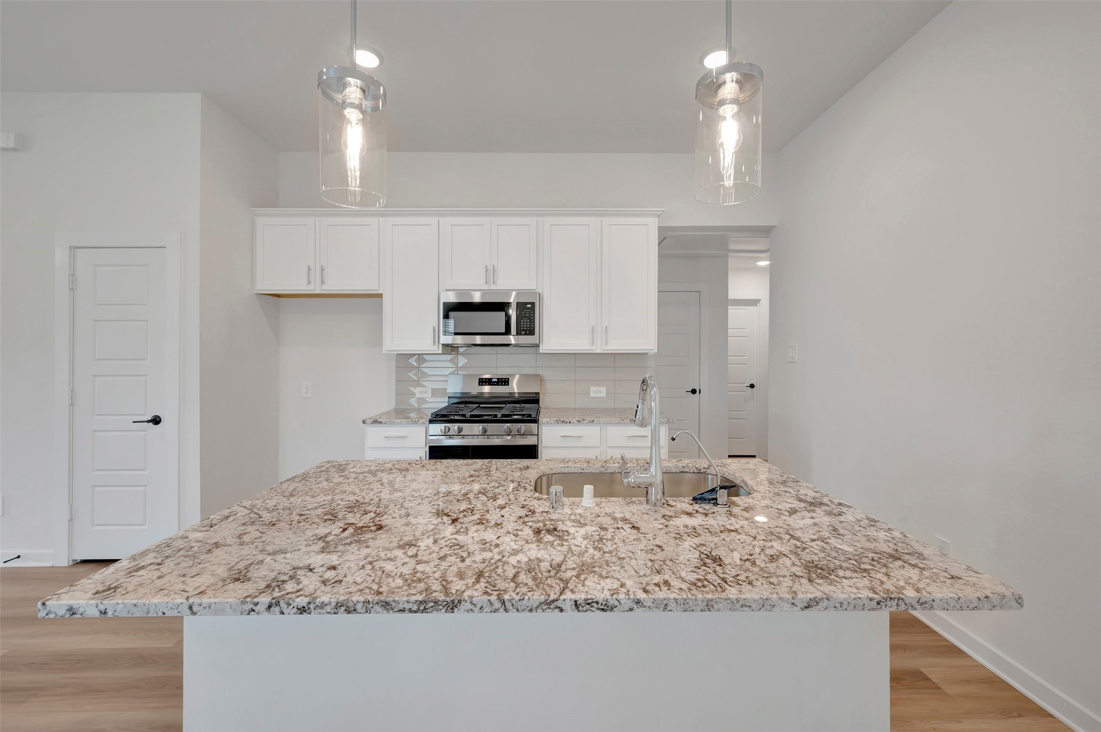 759 Hackberry Branch Magnolia, TX 77354 - Photo 2 of 43