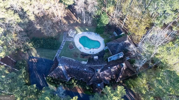 a view of an outdoor space and a yard