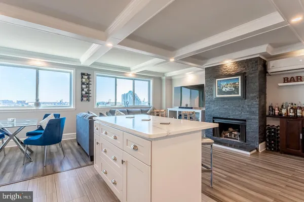 $359,900 | 200 Lombard Street, Unit 709, Philadelphia, PA 19147