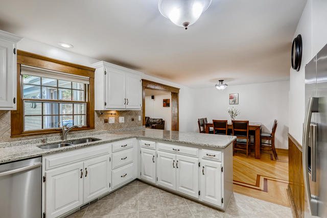 1031 Springinsguth Road Schaumburg, IL 60193 - Photo 7 of 23