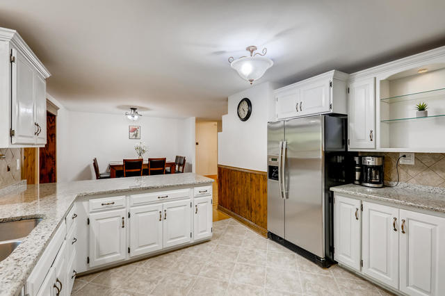 1031 Springinsguth Road Schaumburg, IL 60193 - Photo 8 of 23