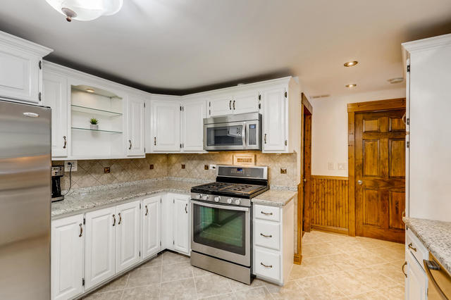 1031 Springinsguth Road Schaumburg, IL 60193 - Photo 9 of 23