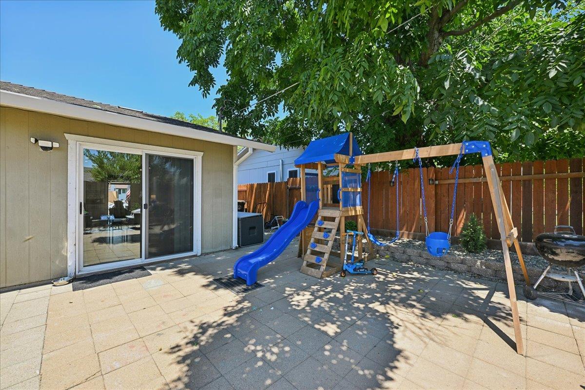 7724 Spring Valley Avenue Citrus Heights, CA 95610 - Photo 25 of 37