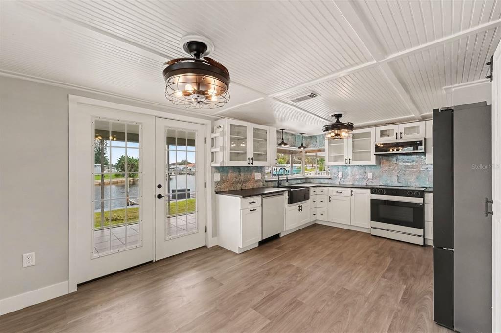 4865 Shell Stream Boulevard New Port Richey, FL 34652 - Photo 11 of 25 Gallery Image 11