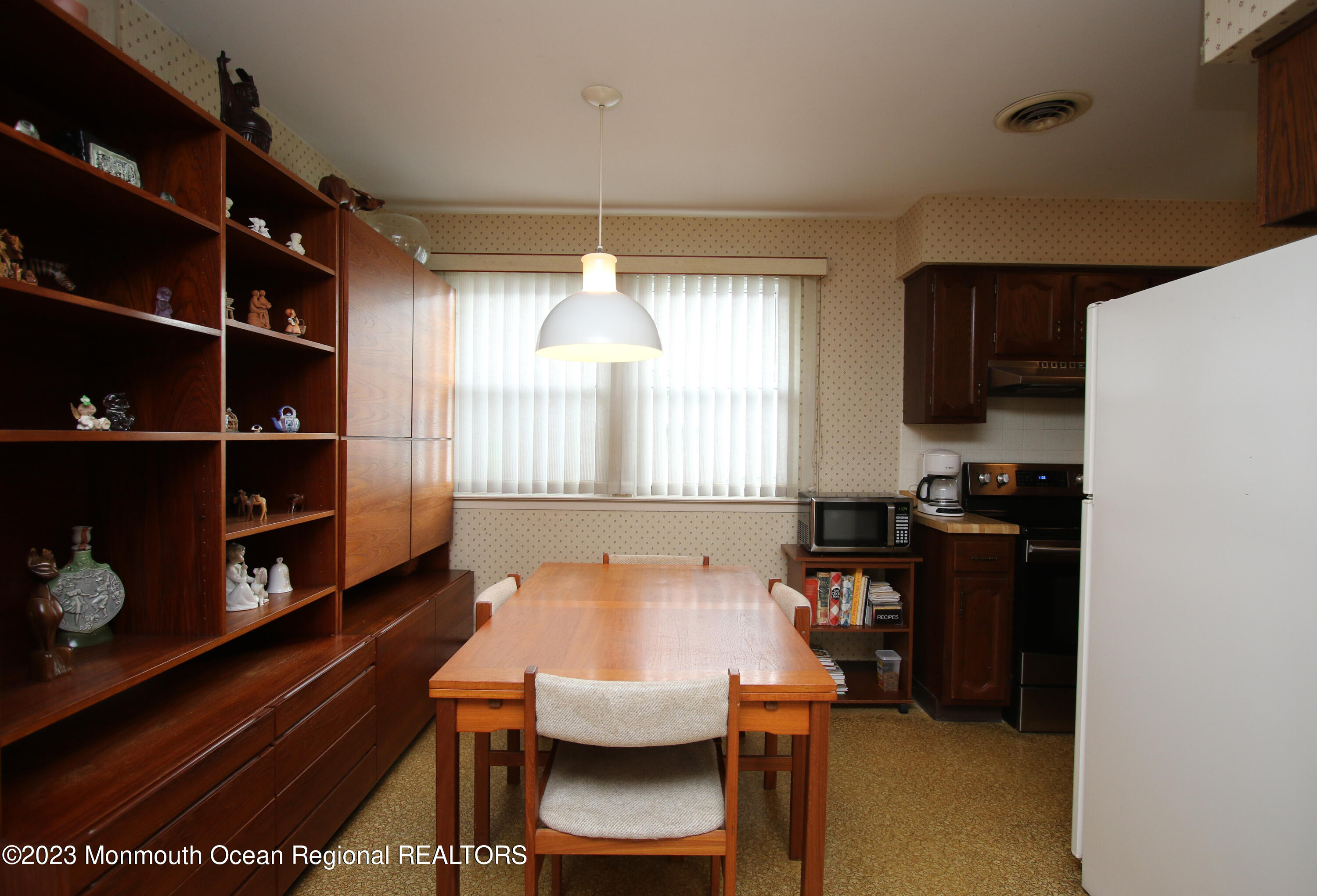 18 D Alpine Road Whiting, NJ 08759 - Photo 4 of 12 18D Dining Room