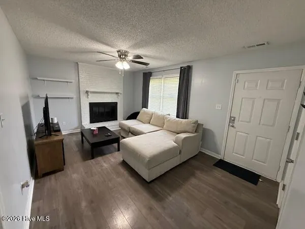 $1,700 | 453 Hunting Green Drive, Jacksonville, NC 28546