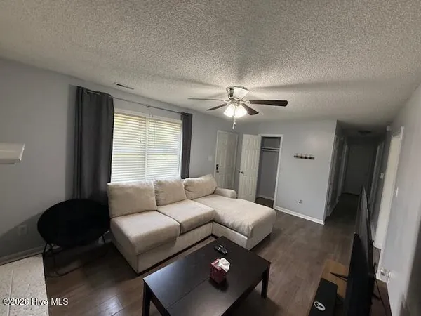 $1,700 | 453 Hunting Green Drive, Jacksonville, NC 28546