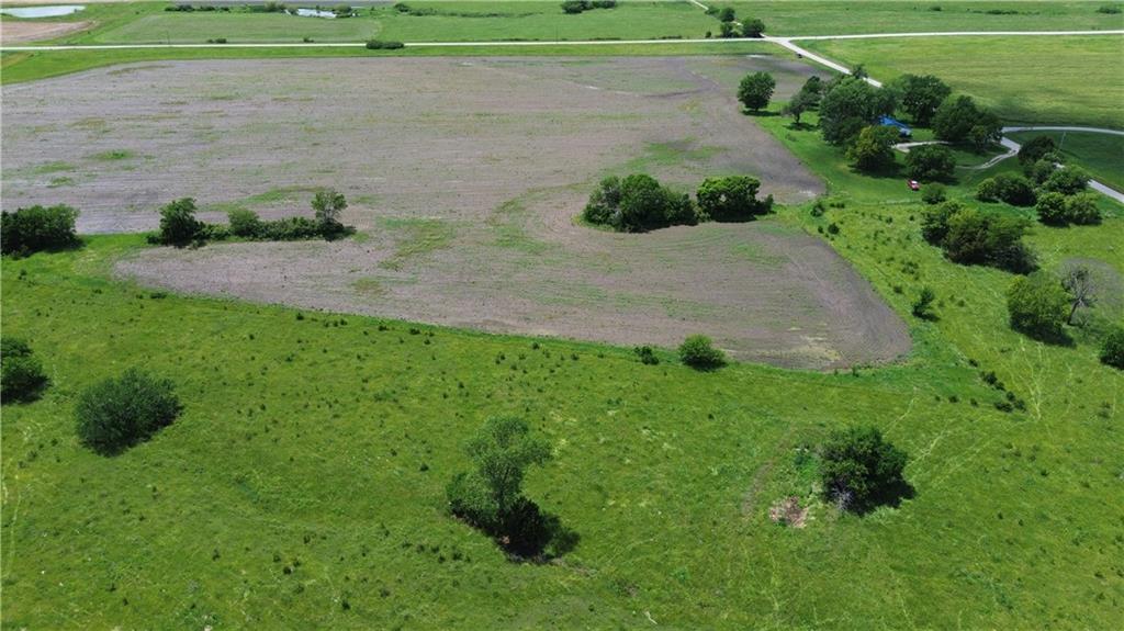 36475 407th Street Lane, KS 66042 - Photo 7 of 21