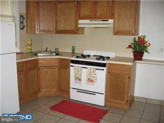 2018 South Mildred Street Philadelphia, PA 19148 - Photo 2 of 11 Kitchen