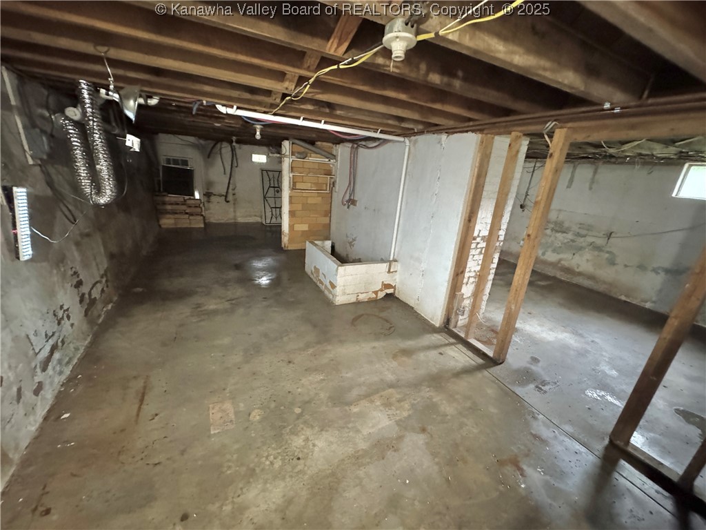 913 Charleston Road Point Pleasant, WV 25550 - Photo 26 of 37 Gallery Image 26