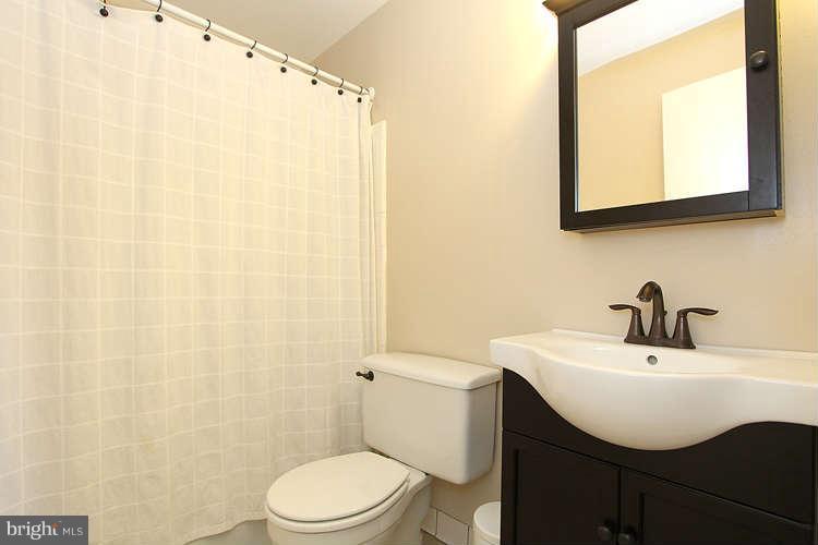 12822 Epping Terrace, Unit 2F Silver Spring, MD 20906 - Photo 17 of 28 Bath (Master)