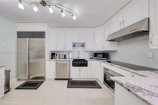 $3,450 | 9341 Collins Avenue, Unit 503, Surfside, FL 33154