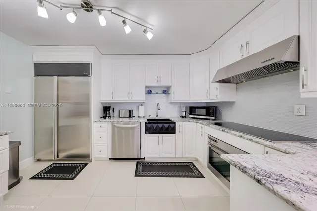 $3,600 | 9341 Collins Avenue, Unit 503, Surfside, FL 33154