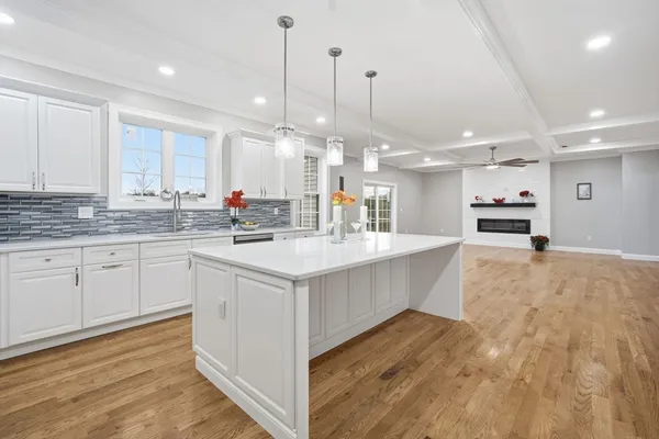 $949,900 | 1 Farmer Circle, East Longmeadow, MA 01028