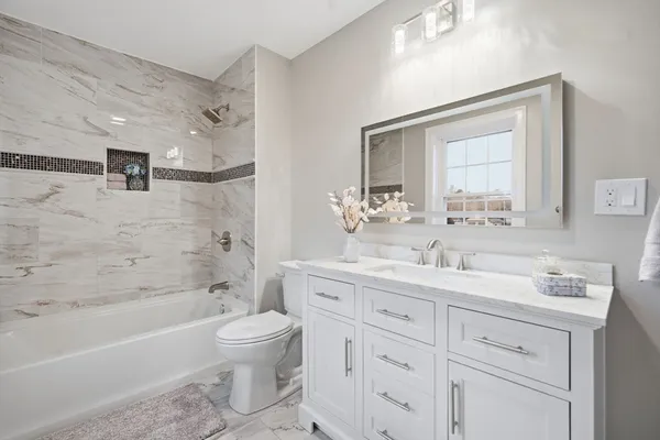 $949,900 | 1 Farmer Circle, East Longmeadow, MA 01028