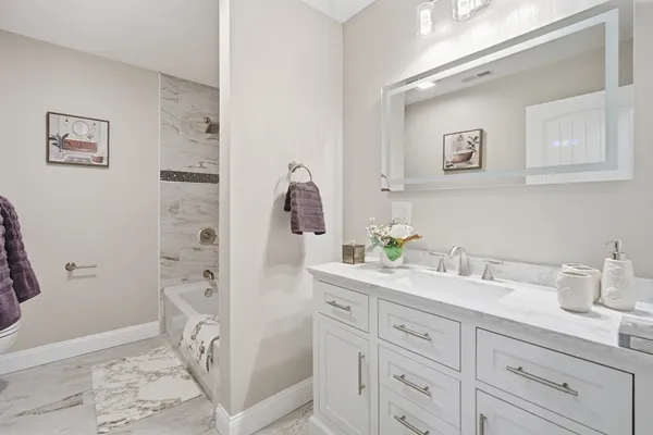 $949,900 | 1 Farmer Circle, East Longmeadow, MA 01028